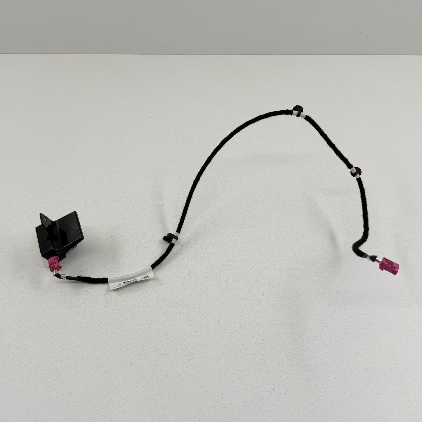 2018-2026 Dodge Durango Antenna Amp Amplifier Control Module 68323160AA OEM
