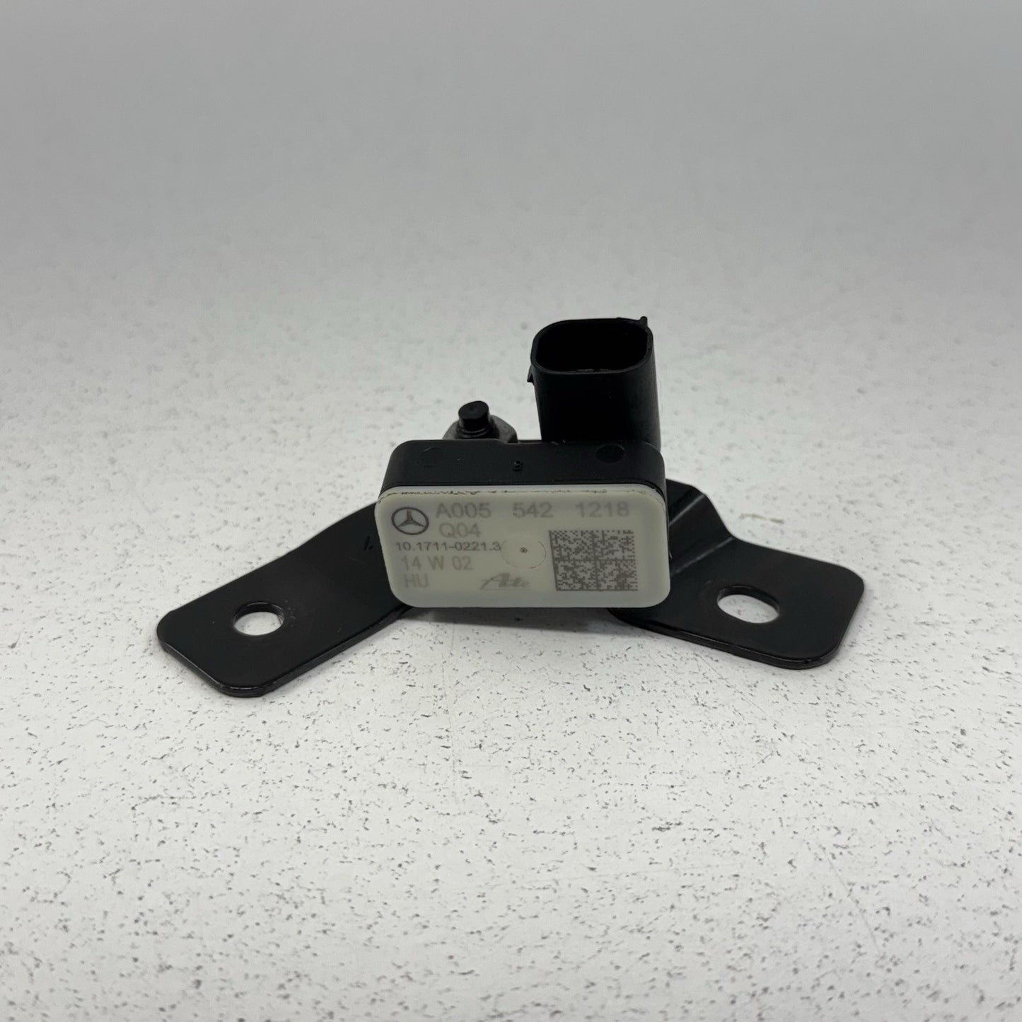 12-18 Mercedes W218 CLS550 Front Acceleration Sensor Pair 0055421218 OEM