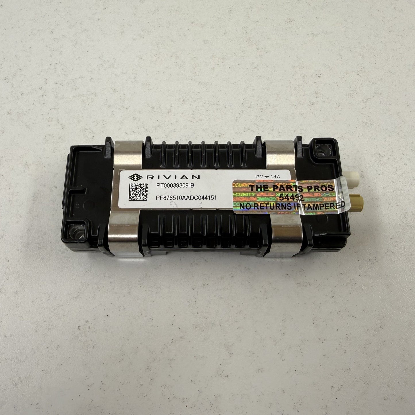 2022-2024 Rivian R1S R1T Antenna Amp Amplifier Control Module PT00039309-B OEM