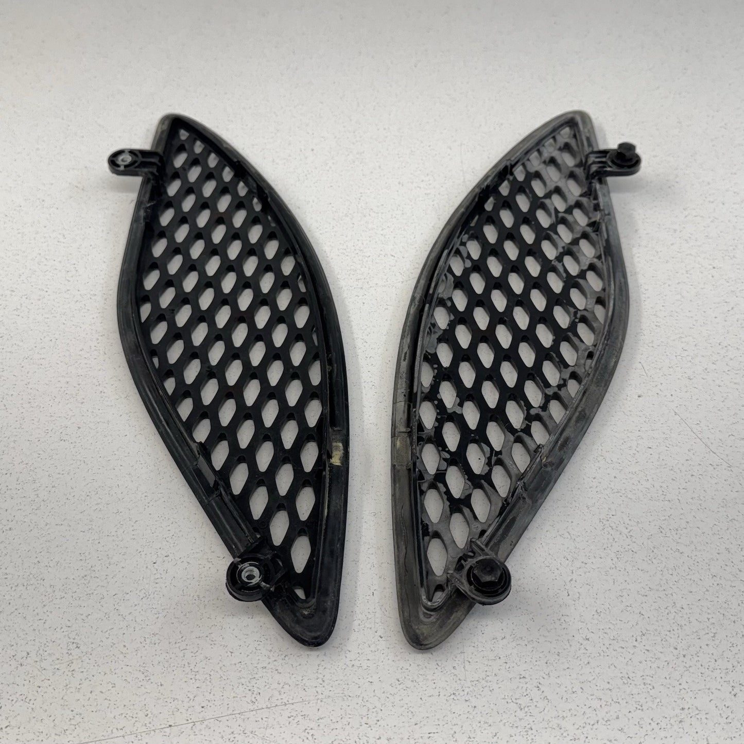 15-20 Dodge Charger SRT Hellcat Performance Hood Bezel Vent Grille Pair OEM
