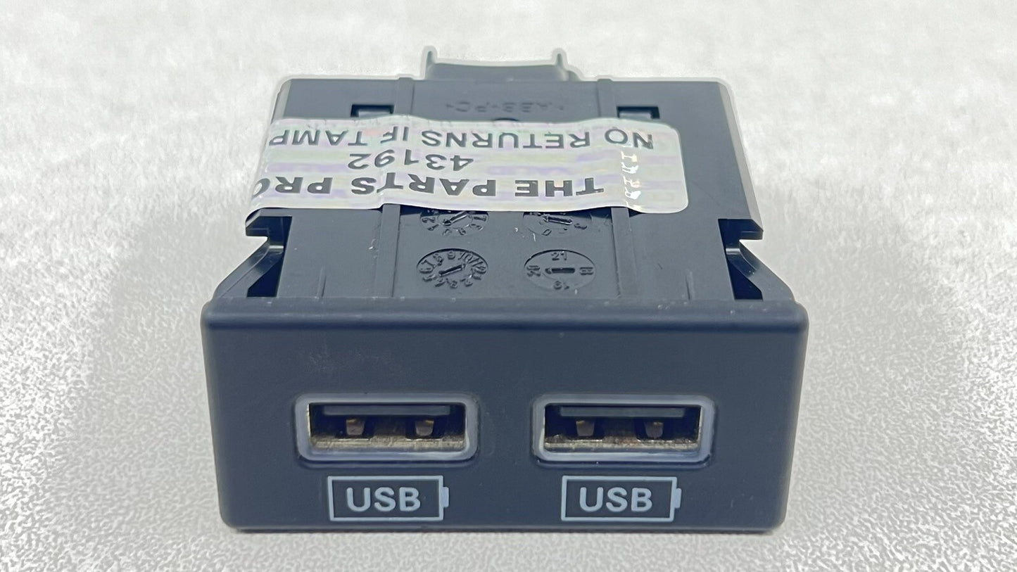 15-23 DODGE CHARGER HELLCAT REAR CENTER CONSOLE DUAL USB INPUT PORT CHARGE OEM