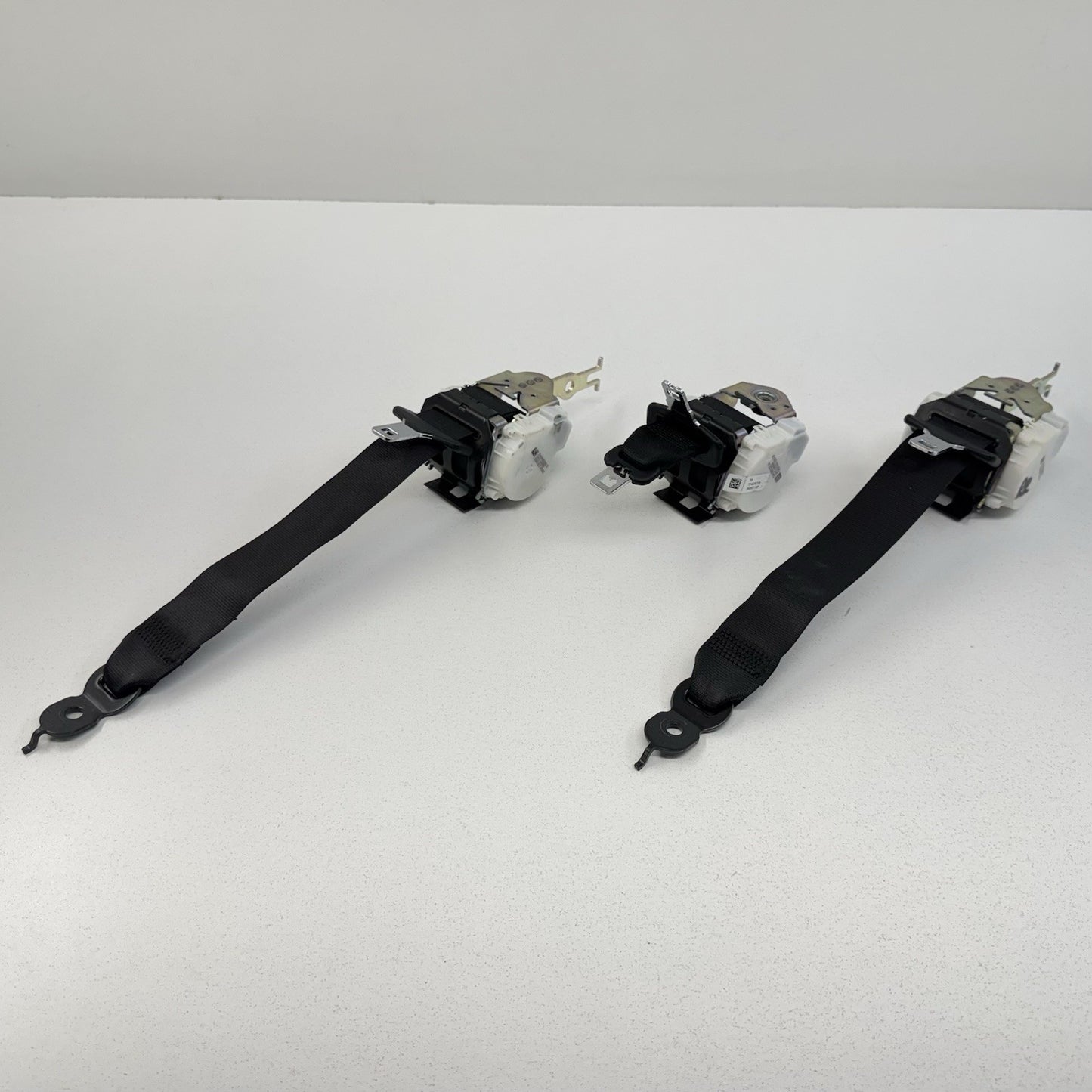 11-16 BMW M5 528 535 550 F10 Rear Seatbelt Seat Belt Retractor Set Black OEM