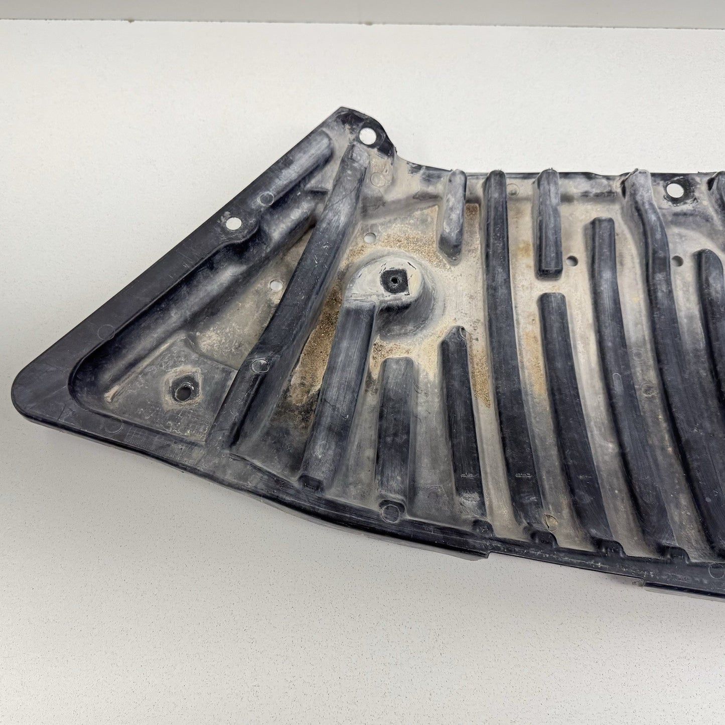 08-14 Mercedes W204 C250 C300 C350 Front Bumper Under Tray Splash Guard OEM