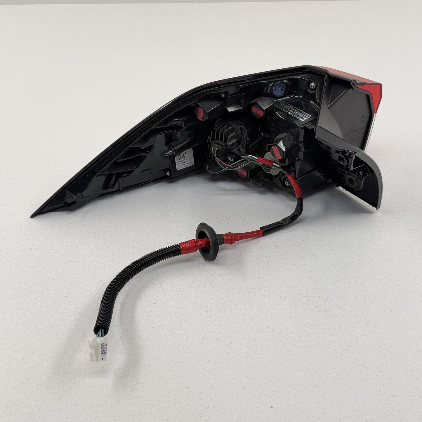 2019-2025 Toyota RAV4 Right Rear Outer LED Taillight Light Lamp 81550-42221 OEM
