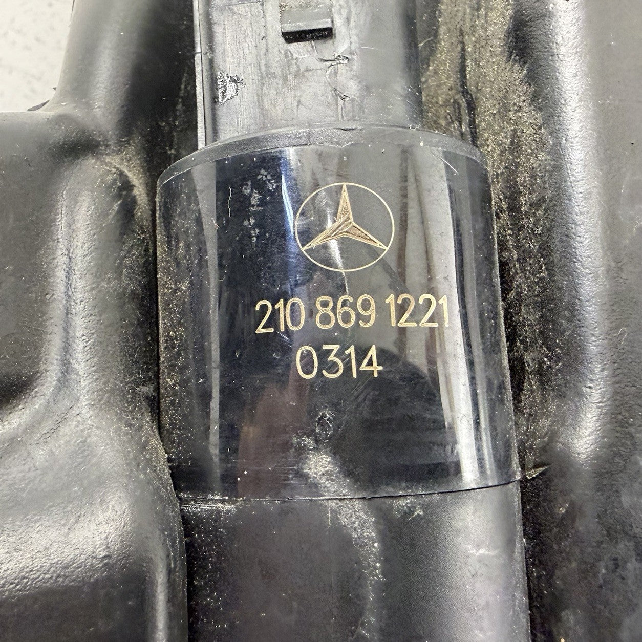 08-18 Mercedes W204 W212 W218 Windshield Washer Bottle Reservoir Tank OEM
