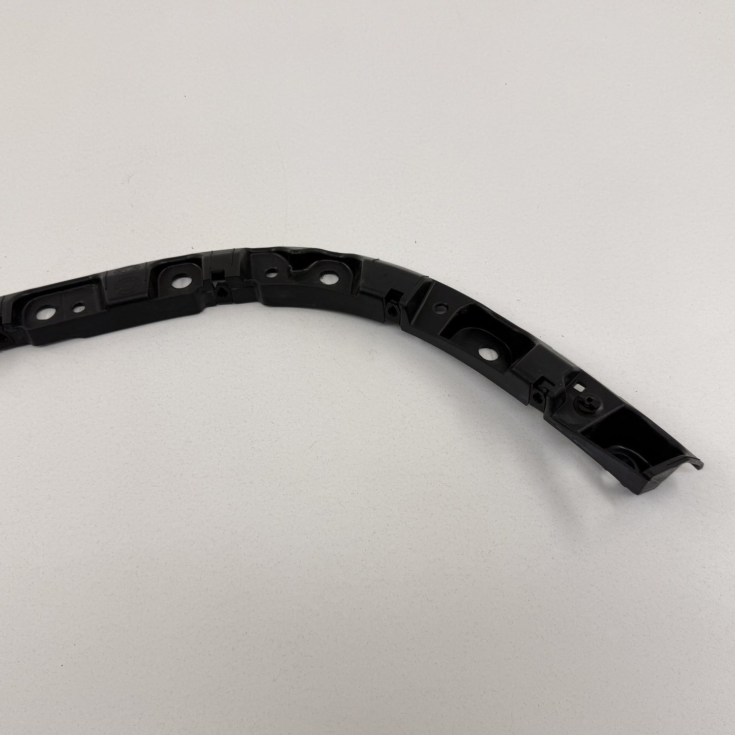 2022-2024 Rivian R1S Left Rear Quarter Fender Flare Bracket PT00015704-G OEM