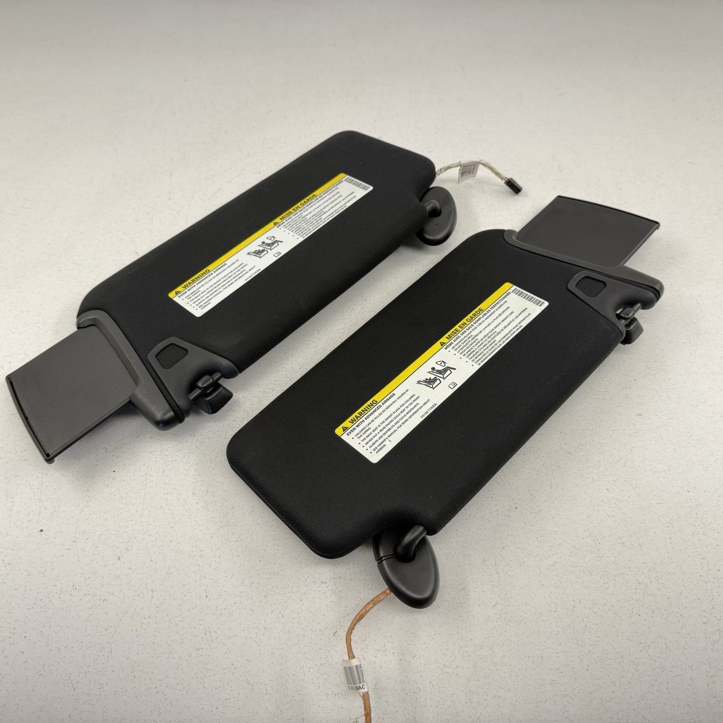 15-23 Dodge Charger SRT Illuminated Sunvisor Sun Visor Shade Pair Black OEM
