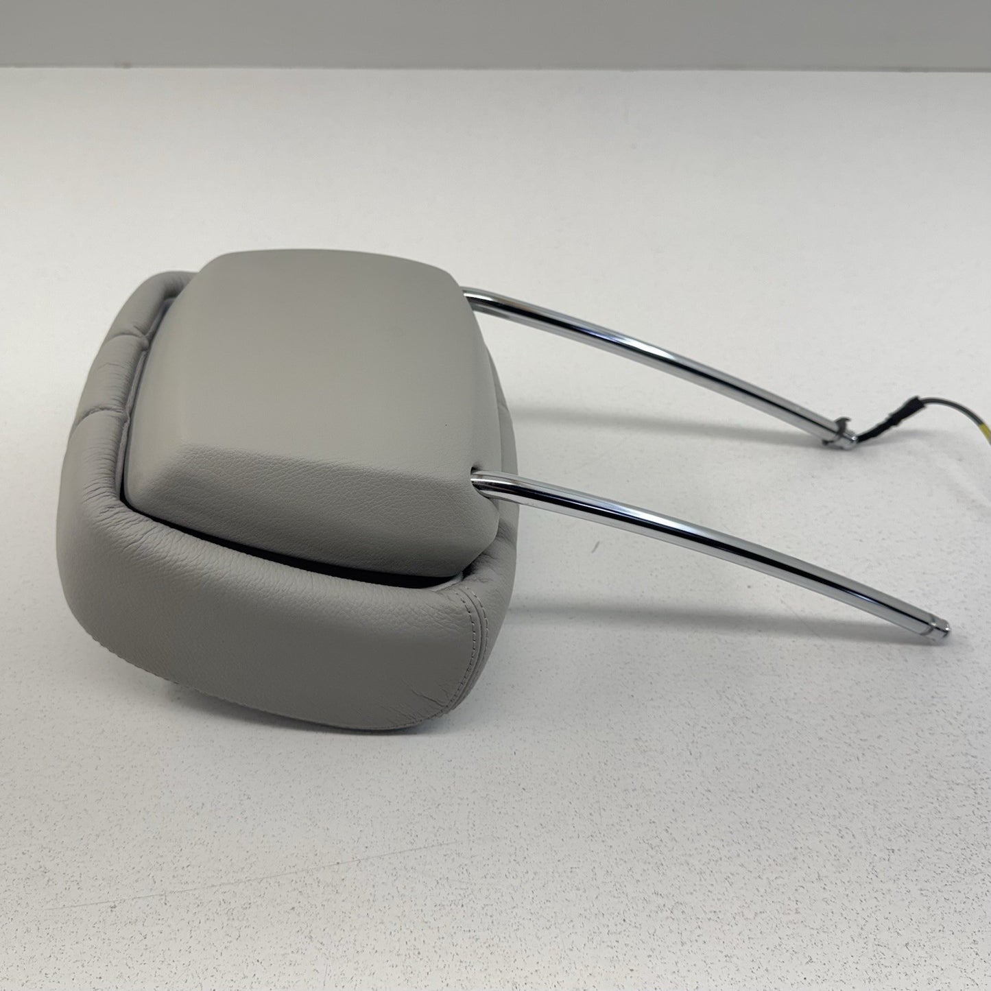 12-18 Mercedes W218 CLS550 Front Seat Headrest Head Rest Left Or Right Gray OEM
