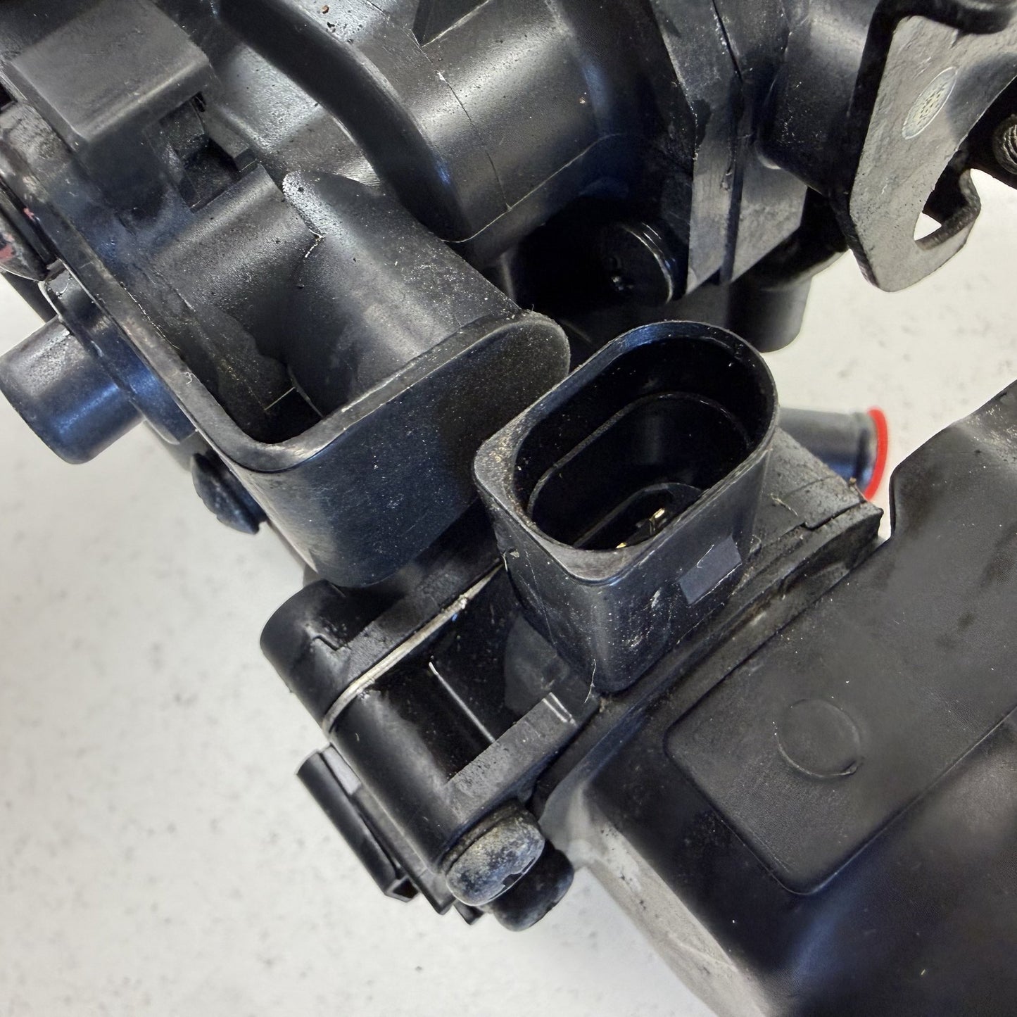 2014-2018 Bentley Flying Spur HVAC Heater Coolant Control Valve 3D1959617D OEM