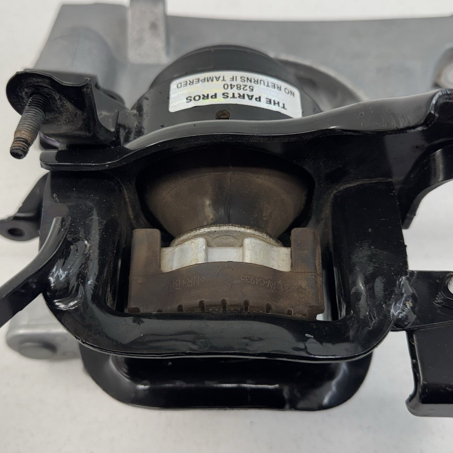 25-26 Toyota Camry Passenger Right Side Motor Engine Mount Support Bracket OEM