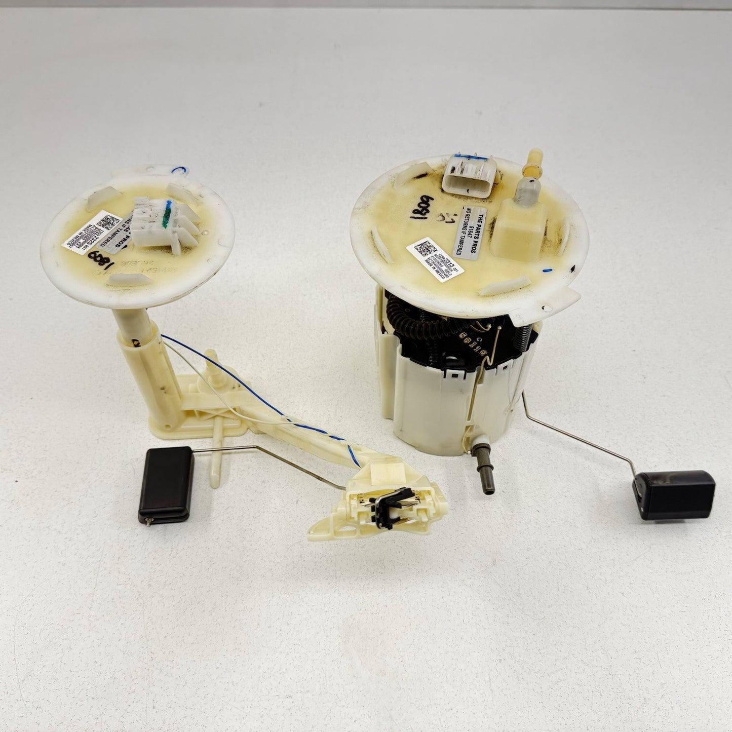 10-15 Chevrolet Camaro SS Gas Tank Fuel Pump Sending Unit Pair OEM