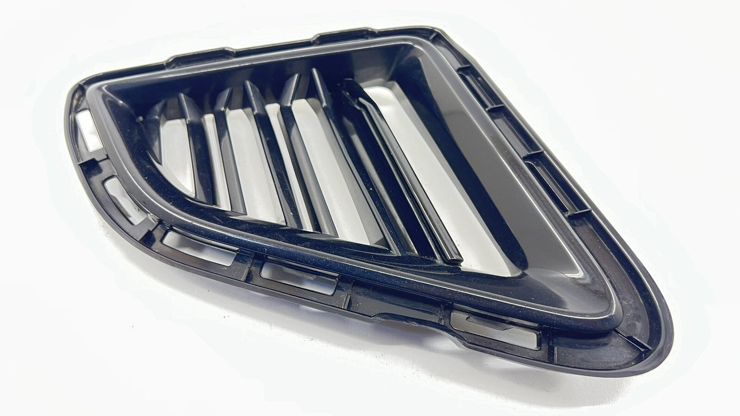 16-18 CHEVROLET CAMARO SS 1LE RIGHT FRONT BUMPER LOWER GRILLE AIR VENT TRIM OEM