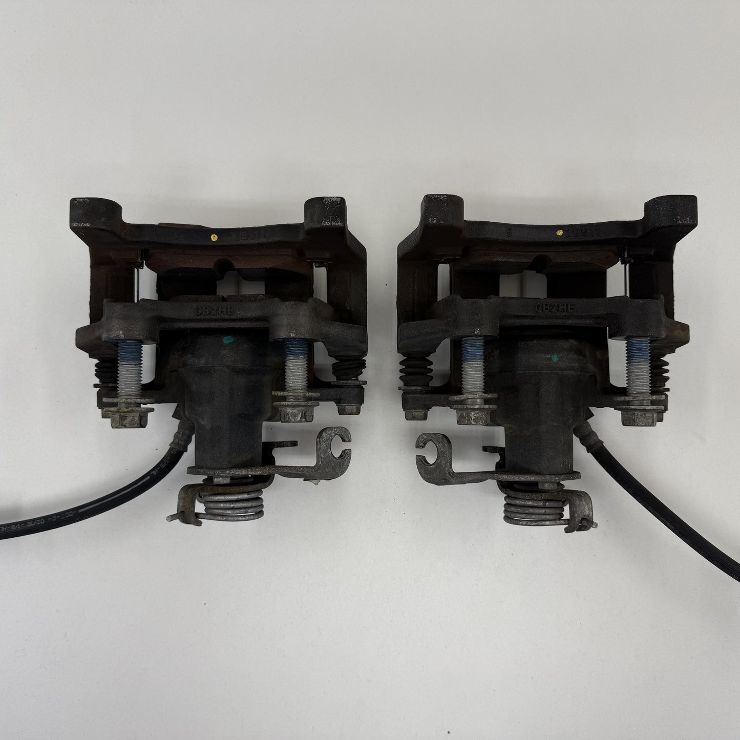 2015-2023 Ford Mustang GT Rear Brake Caliper Pair Left &amp; Right OEM
