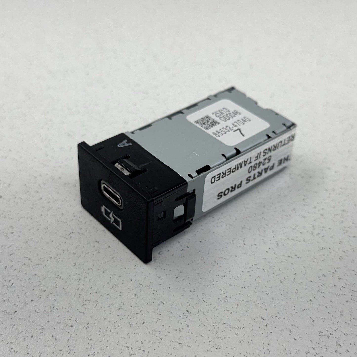 23-26 Toyota Prius Center Console USB Type C Charger Hub Port 85532-47040 OEM