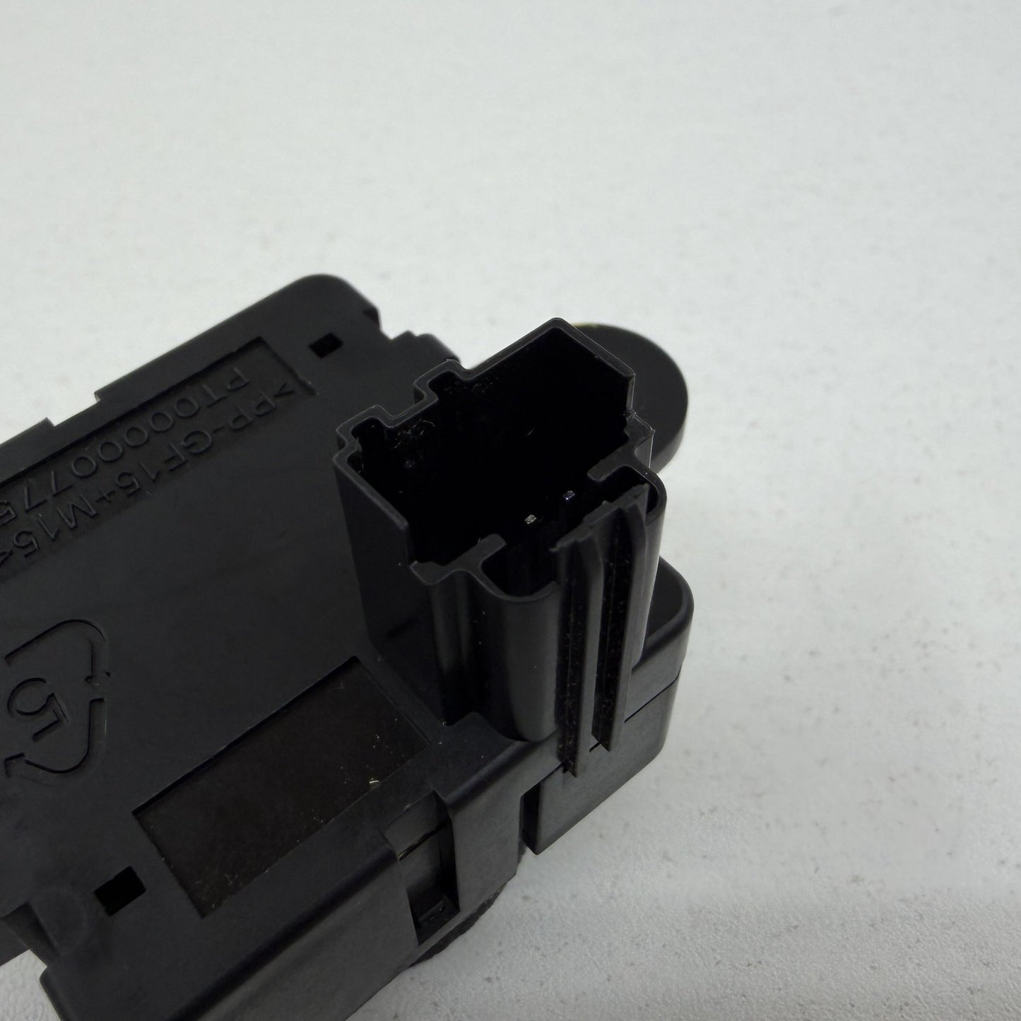 2022-2024 Rivian R1S R1T Interior Cabin Air Temperature Sensor PT00000775 OEM