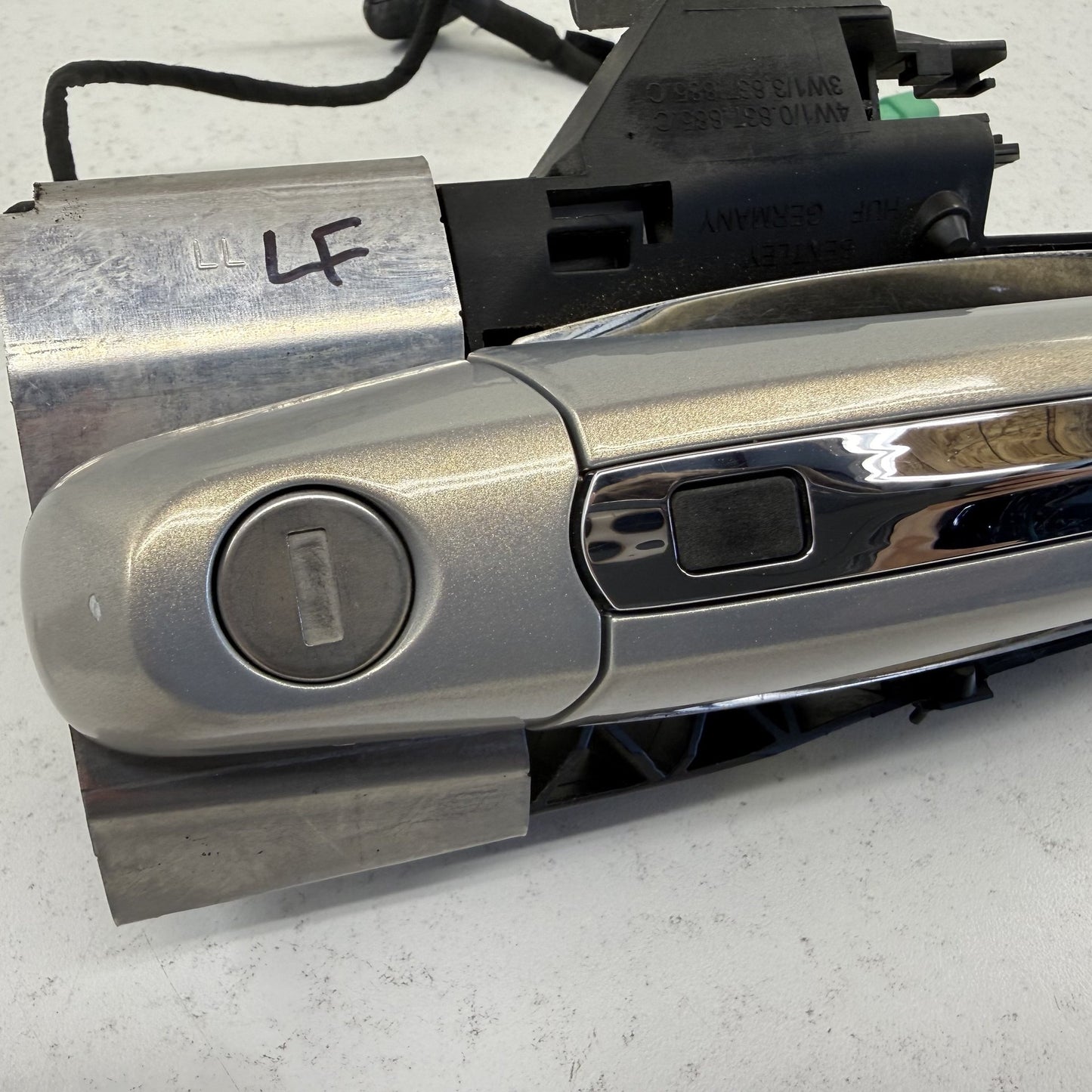 2014-2018 Bentley Flying Spur Driver Left Front Exterior Door Handle Silver OEM