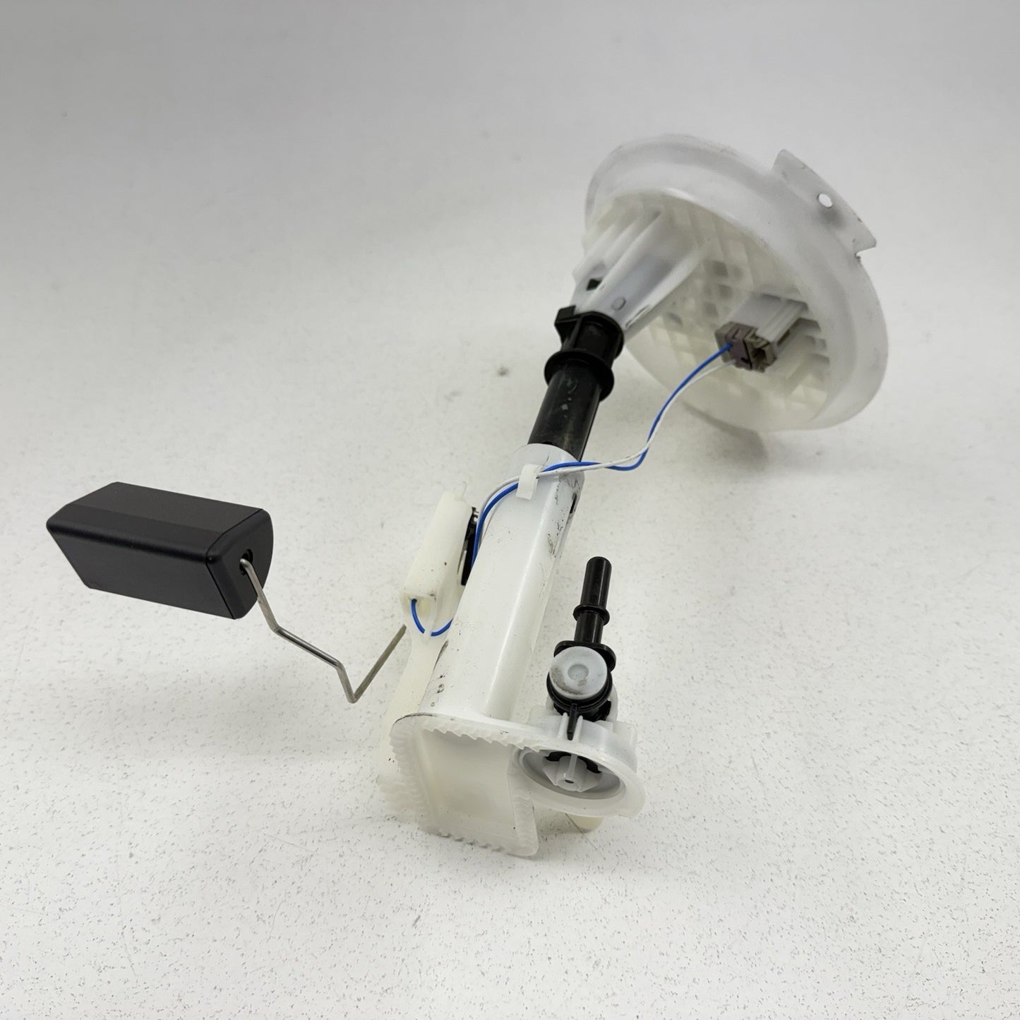 16-24 Chevrolet Camaro SS Fuel Pump & Sending Level Unit Pair OEM