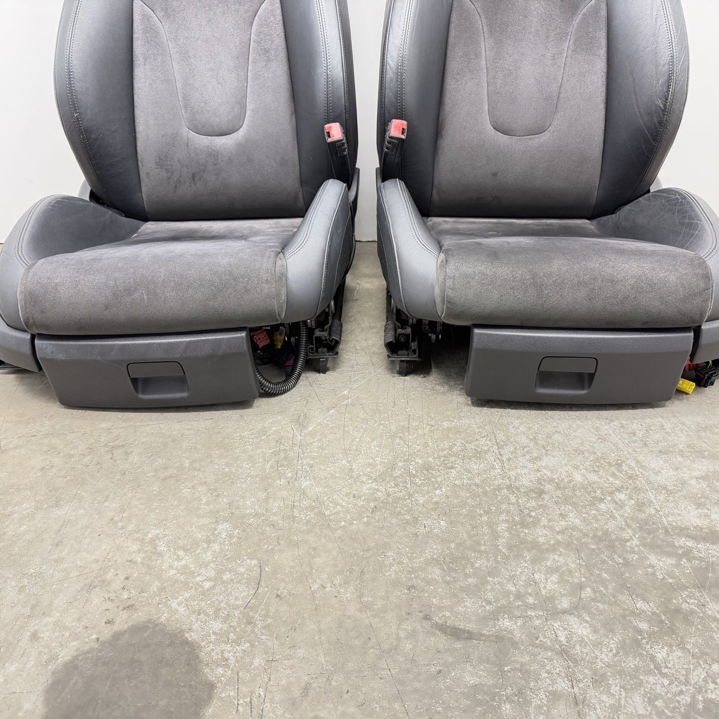08-15 Audi TT Front Bucket Recaro Power Seat Pair Leather Suede OEM