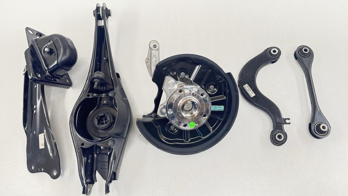 22-26 Volkswagen Golf R Right Rear Knuckle Hub W/ Control Arm Suspension Set OEM