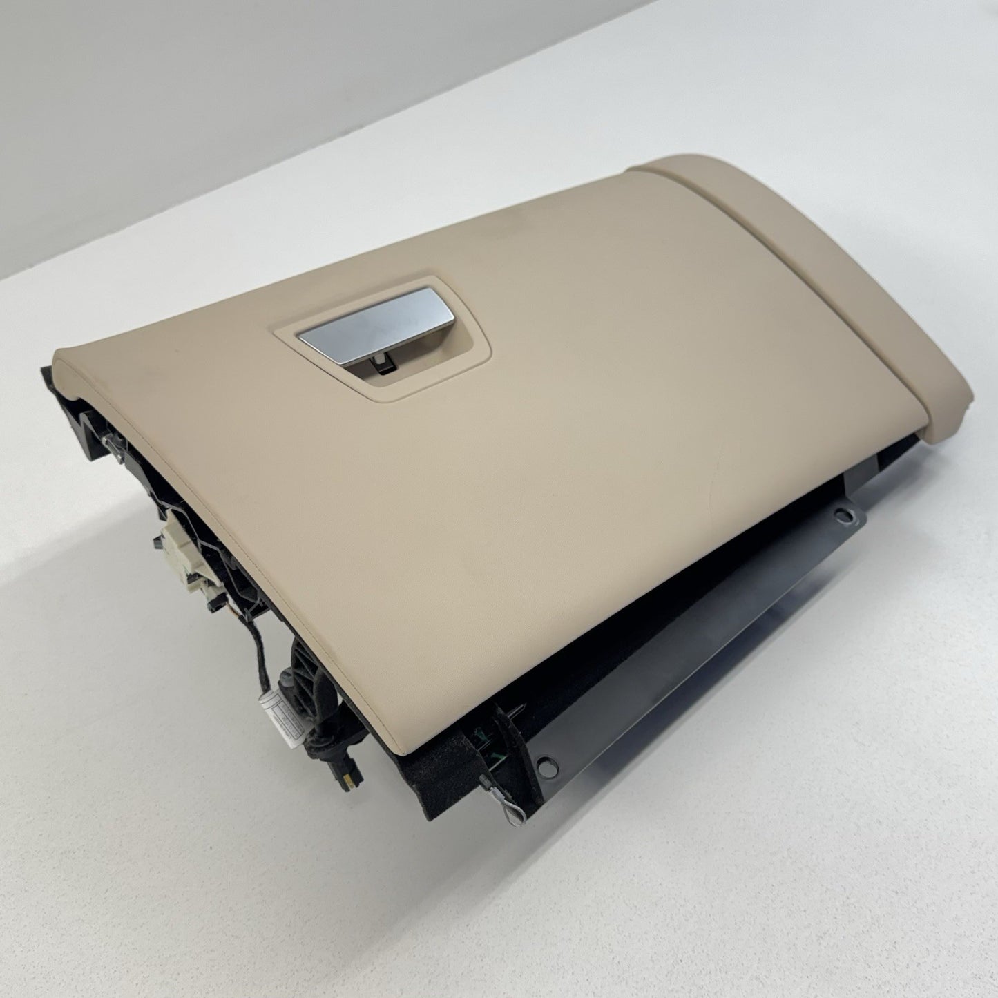 14-24 Maserati Ghibli Front Glove Box Storage Compartment 670099853 OEM