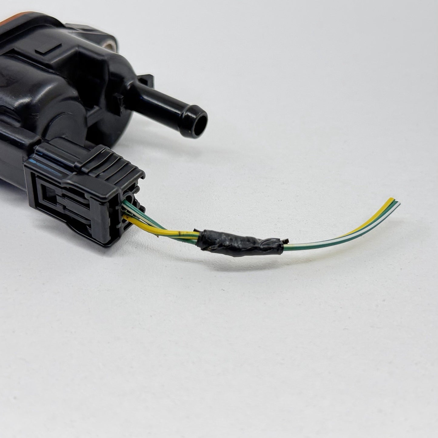 18-23 Subaru Crosstrek EGR Vapor Purge Solenoid Valve With Wire 16131AA080 OEM