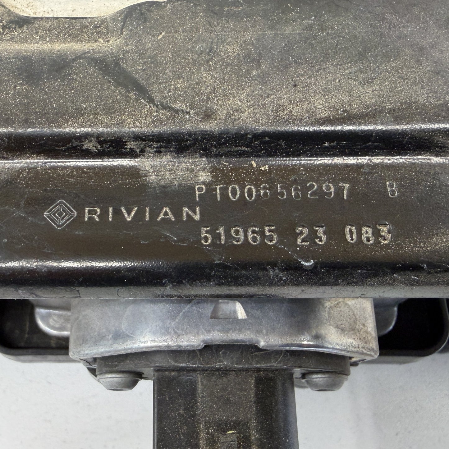 2022-2024 Rivian R1S R1T Power Converter Onboard Battery Charger PT00048313 OEM