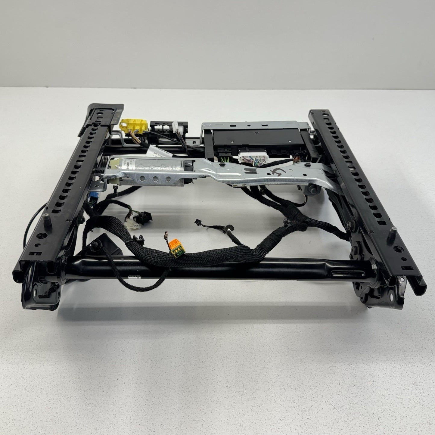 14-16 Mercedes W212 E350 Driver Left Front Lower Seat Track Rail Frame OEM