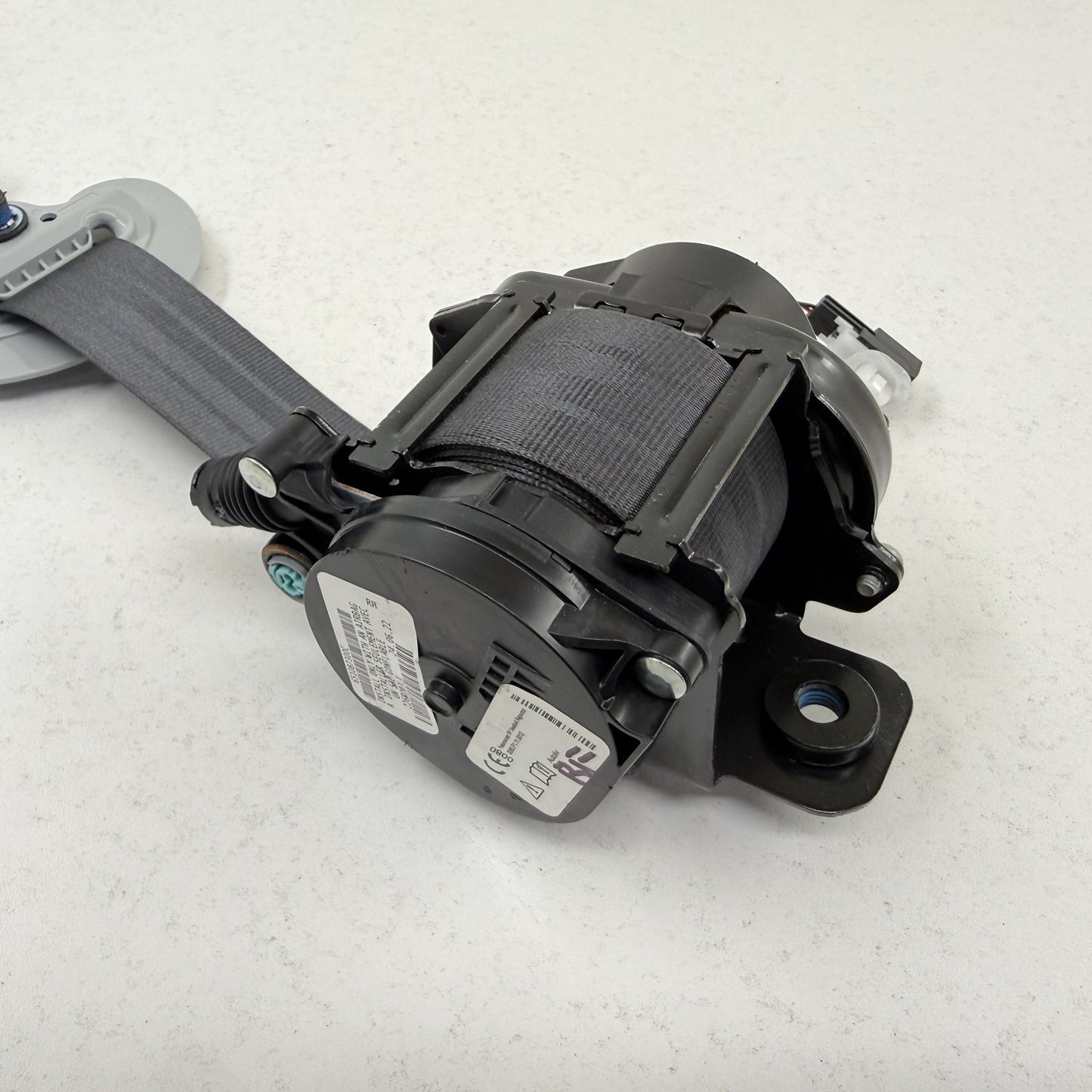 2022-2026 Rivian R1S R1T Passenger Right Front Seatbelt Seat Belt Retractor OEM