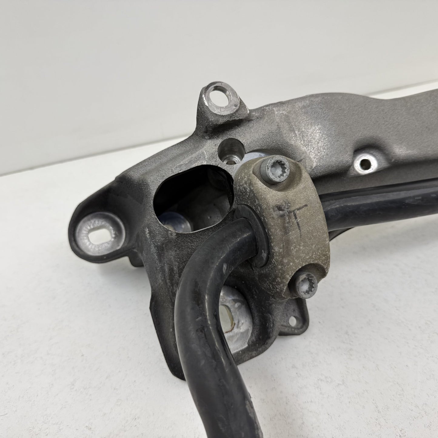 14-18 Bentley Flying Spur Front Engine Crossmember Mount Bracket W/ Sway Bar OEM