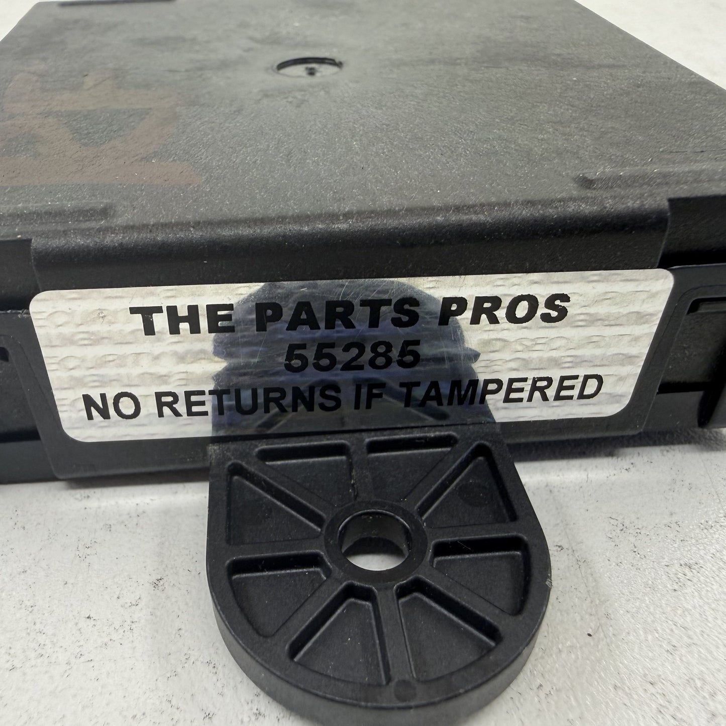 2015-2022 Dodge Durango Passenger Right Front Door Control Module 68316560AD OEM