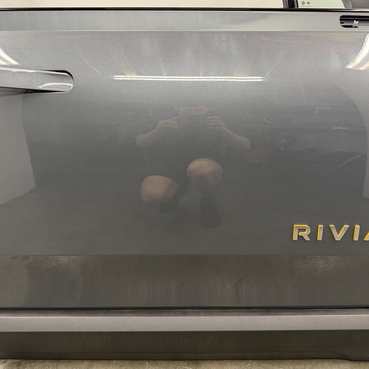 2022-2024 Rivian R1S Passenger Right Front Door Shell Complete W/ Glass OEM