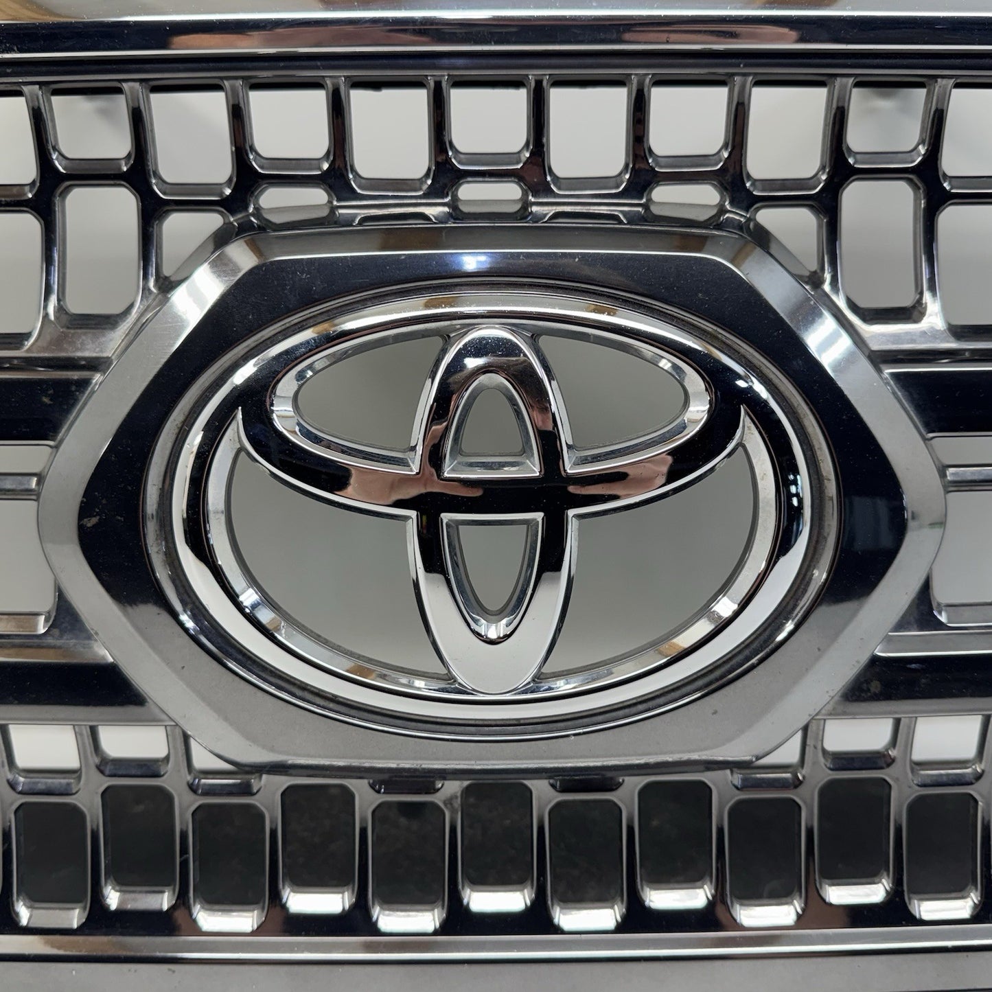 16-17 Toyota Tacoma TRD Off Road Front Upper Grill Grille With Emblem White OEM