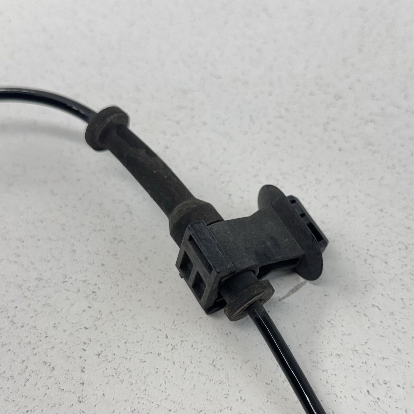 10-15 Chevrolet Camaro Front ABS Wheel Speed Sensor Left Or Right 92199861 OEM