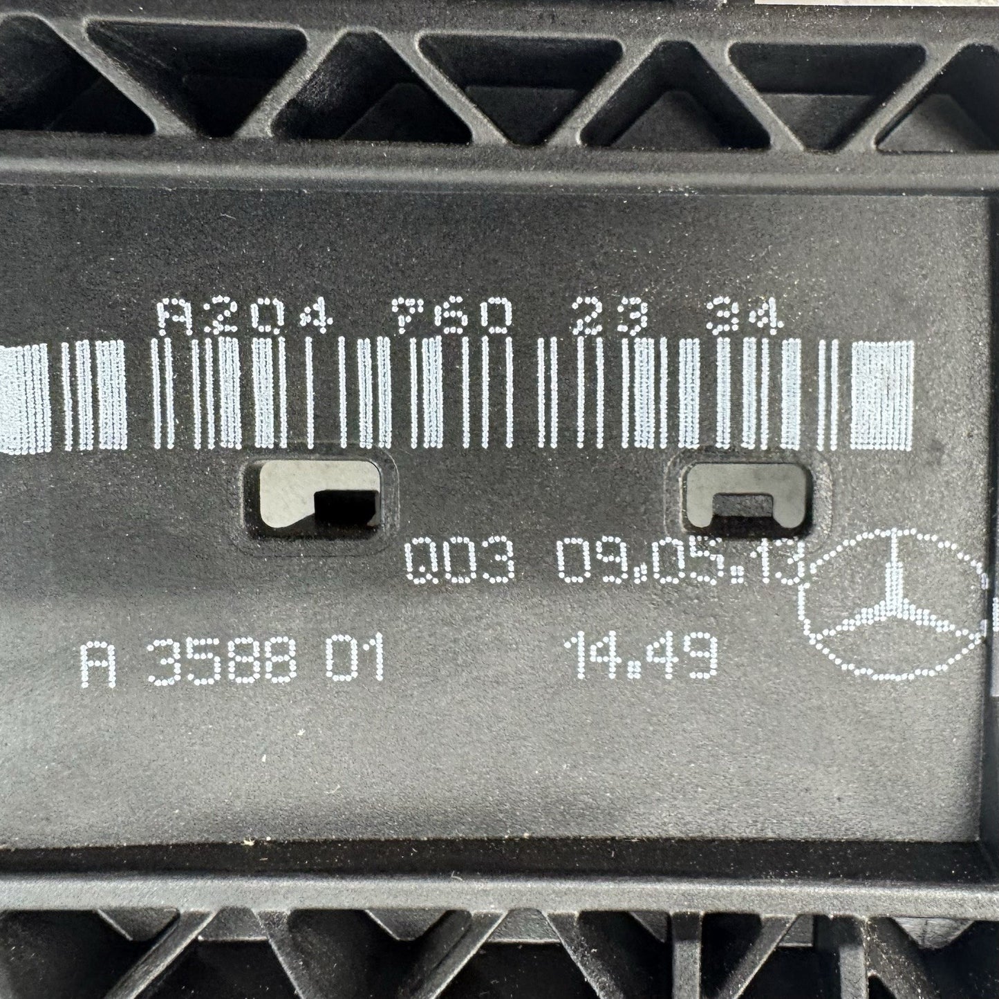 10-16 Mercedes W212 E350 Driver Left Front Exterior Door Handle Frame OEM