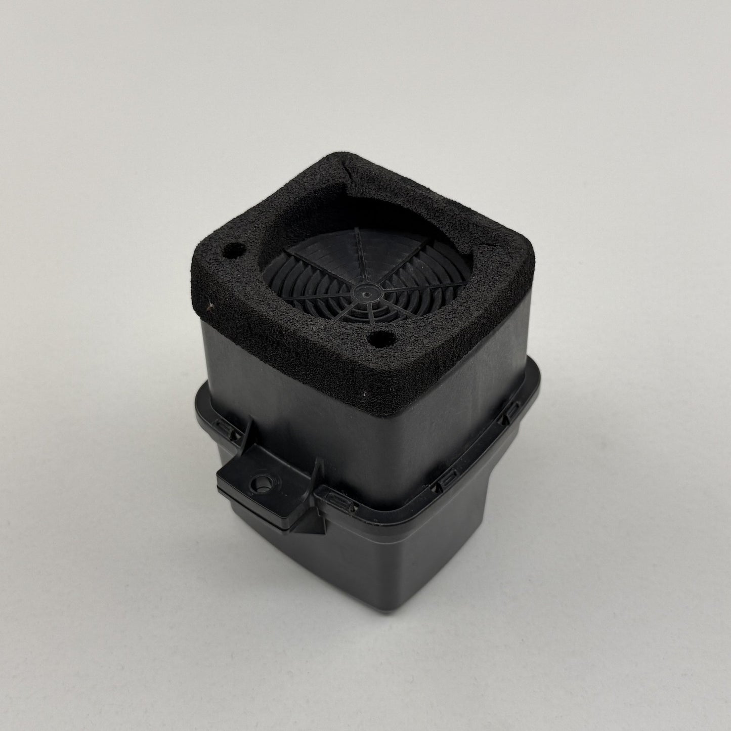 2022-2024 Rivian R1S AVAS Vehicle Approaching Pedestrian Speaker PT00013088 OEM