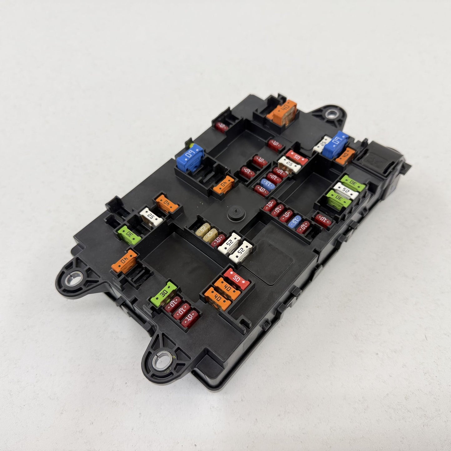 2022-2024 Rivian R1S R1T Right Cabin Fuse Relay Junction Box PT00031577-F OEM