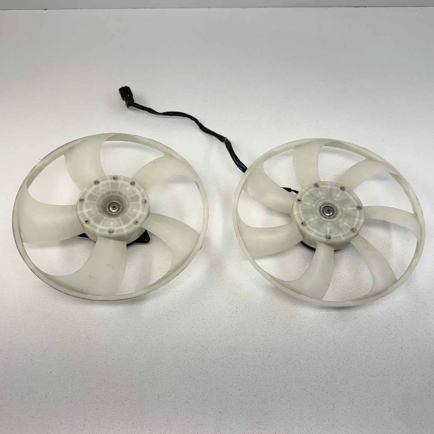 13-20 Subaru BRZ 86 FR-S Radiator Cooling Fan Motor With Fan Blade Pair OEM