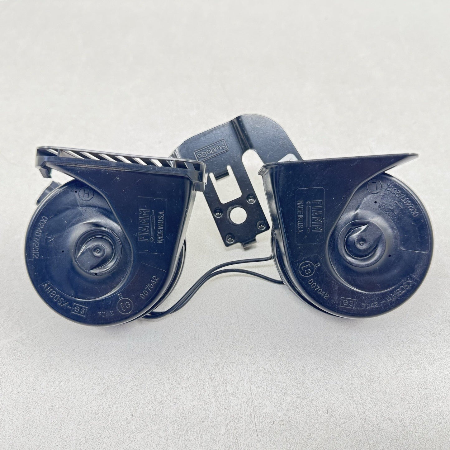24-25 Ford Mustang GT Low High Note Pitch Tone Horn Siren Alarm Signal Pair OEM