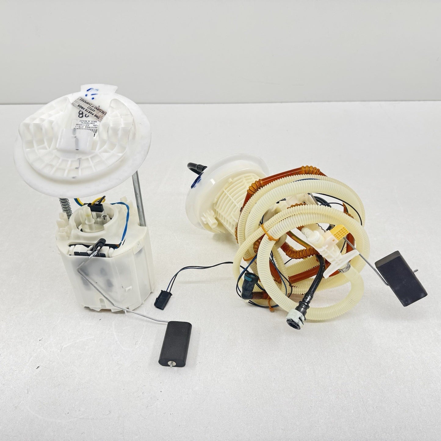 19-21 DODGE CHALLENGER SCAT PACK 6.4L FUEL PUMP AND SENDING LEVEL UNIT PAIR OEM