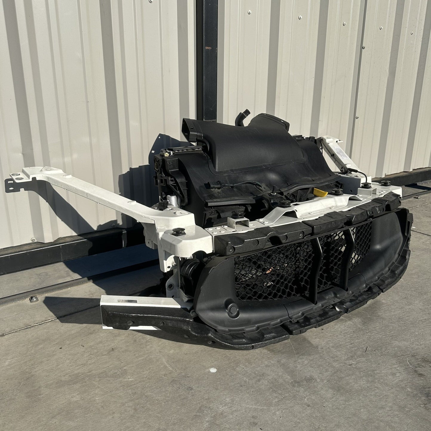 18-24 Maserati Quattroporte Radiator Support Radiator Shutter Fan Assembly OEM