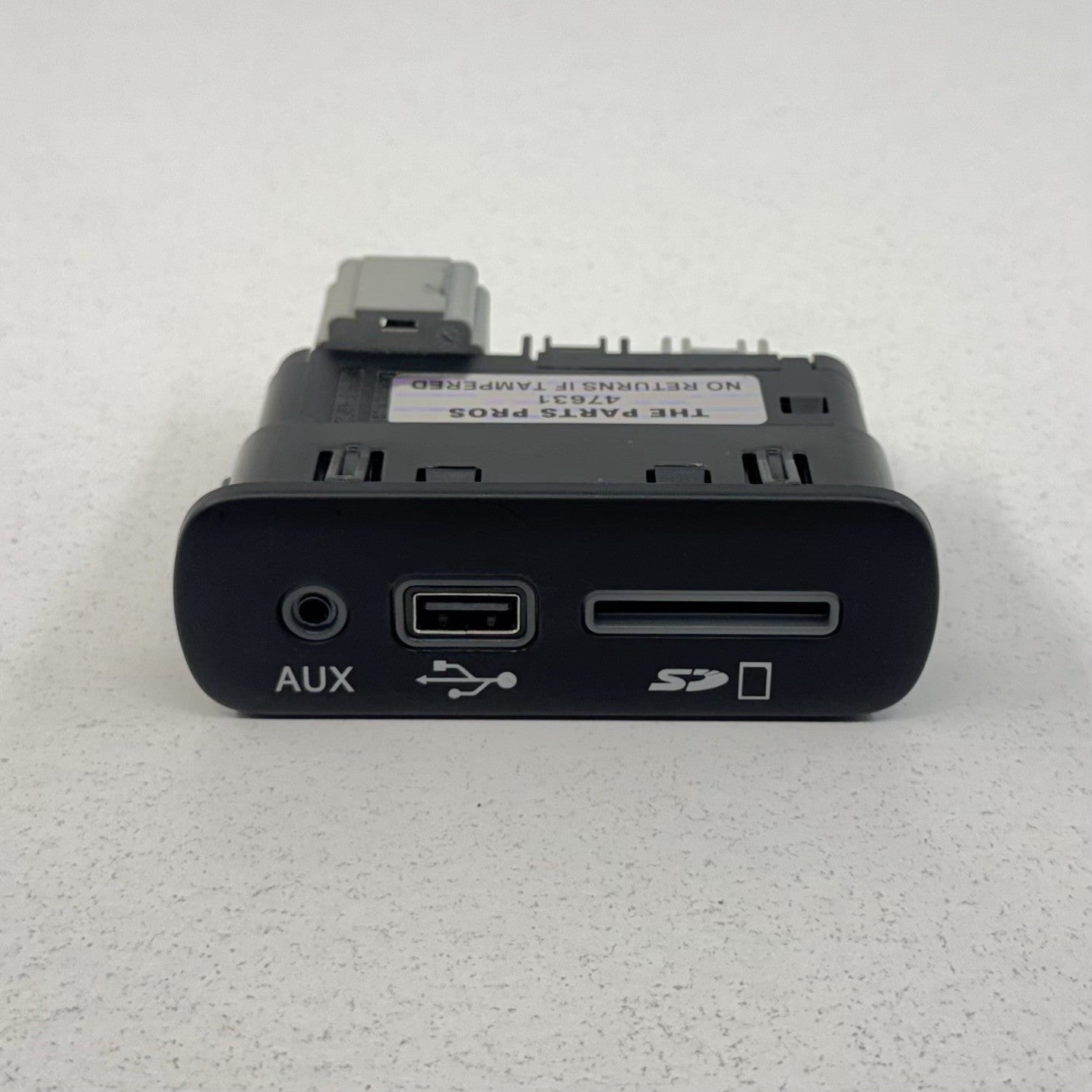 17-24 Maserati Ghibli USB Port Auxiliary Jack SD Card Media Module 670102009 OEM
