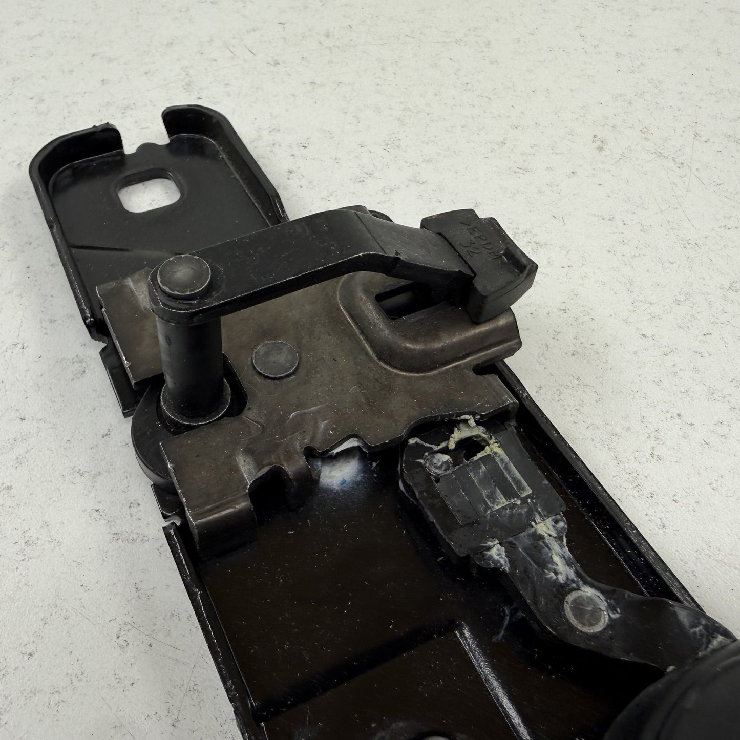 2014-2018 Bentley Flying Spur Rear Trunk Latch Striker Plate W/ Actuator OEM