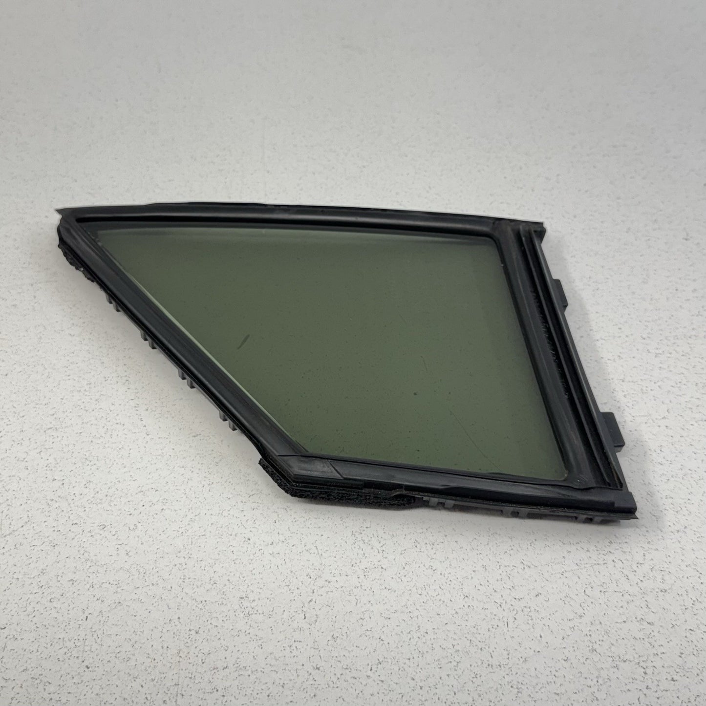 16-22 Toyota Prius / Prius Prime Driver Left Front Door Corner Window Glass OEM