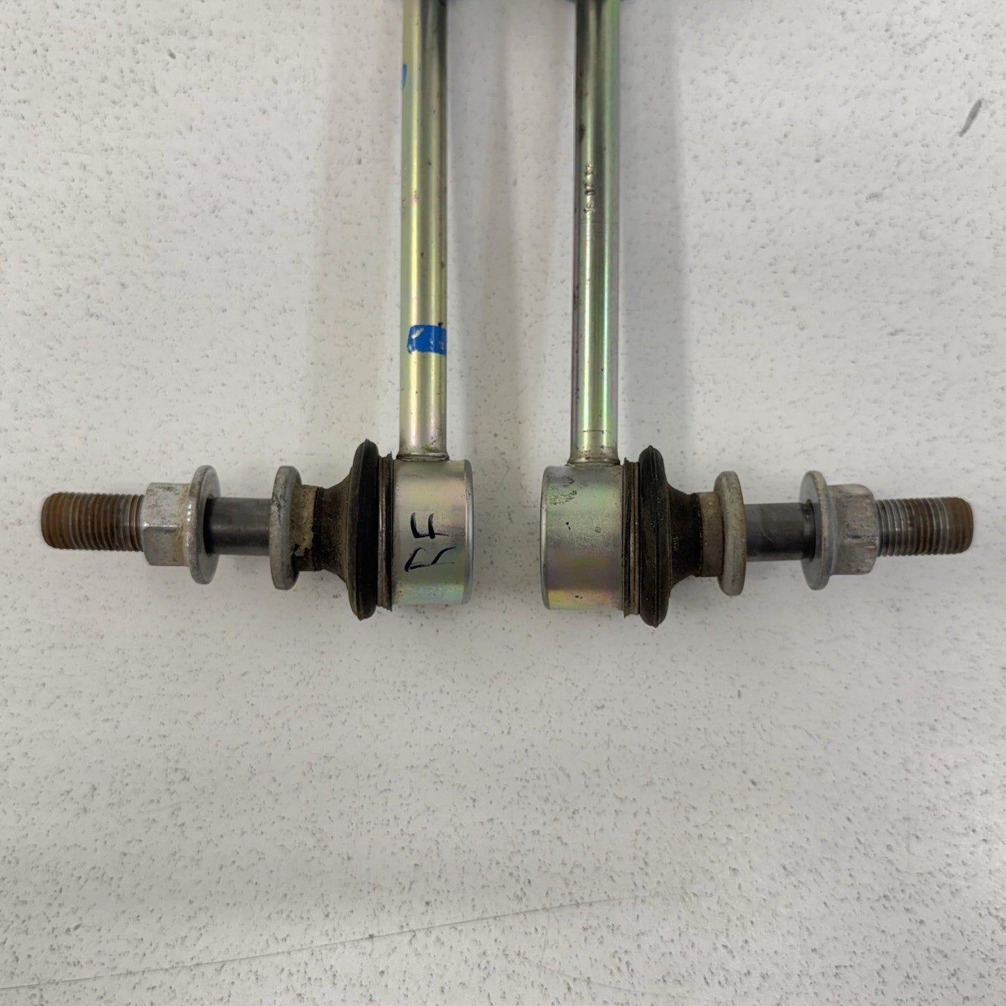 16-23 Toyota Tacoma 4x4 Front Stabilizer Sway Bar End Link Pair OEM