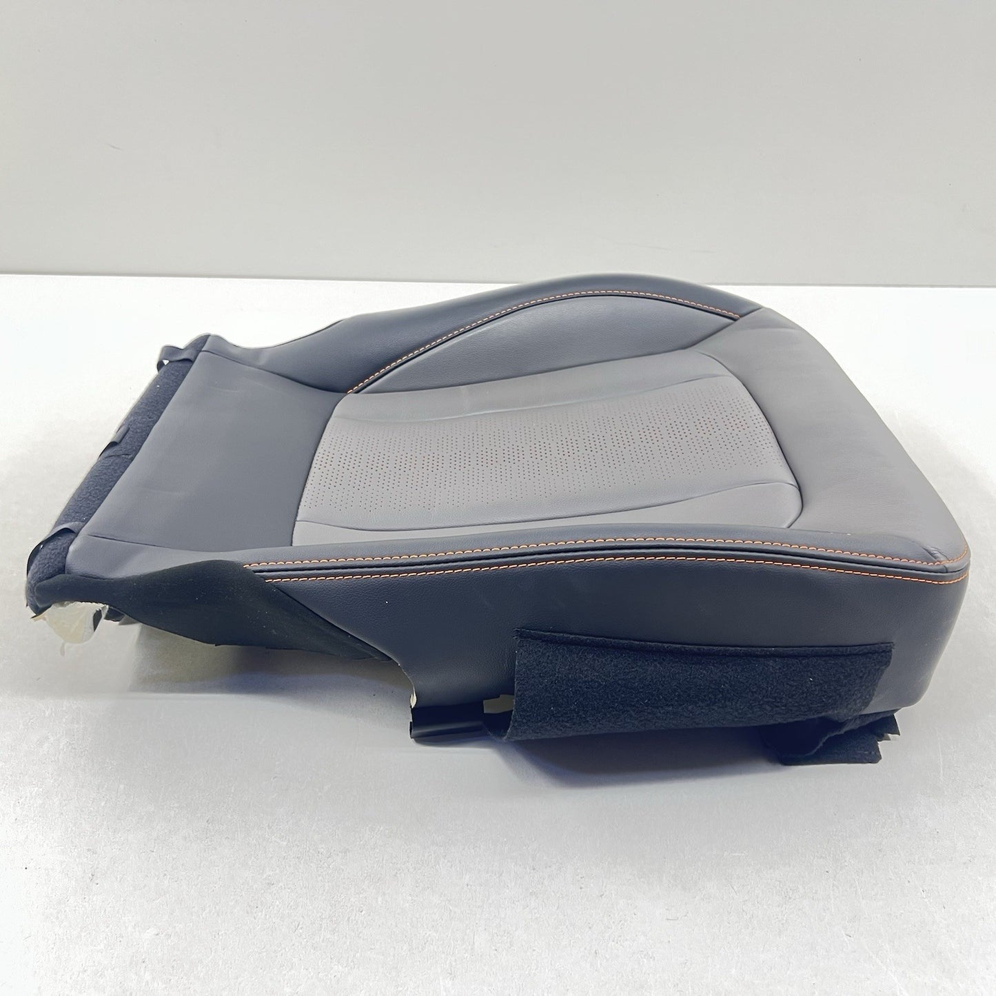 24-25 SUBARU CROSSTREK LIMITED DRIVER LEFT FRONT LOWER SEAT CUSHION COVER OEM