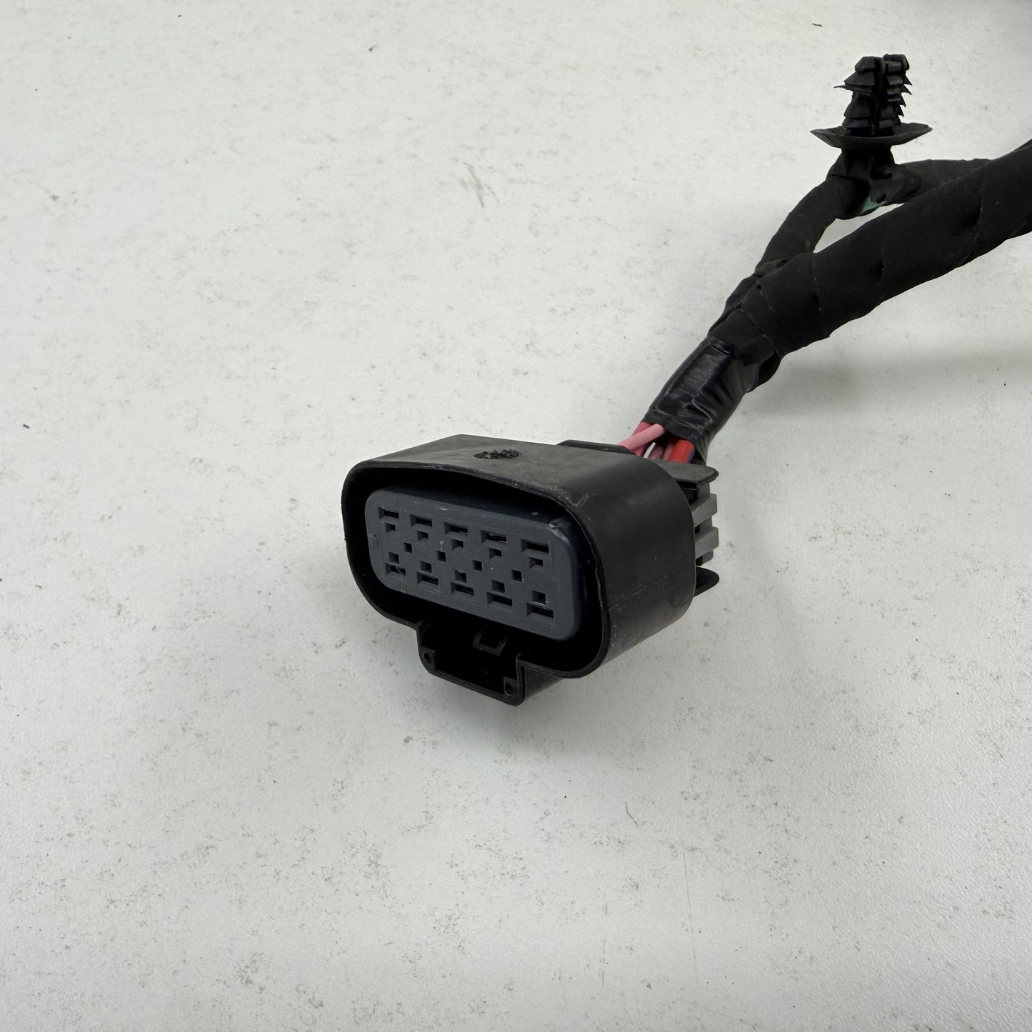 2022-2024 Rivian R1S Rear Trailer Tow Plug Wiring Harness PT00051566-F OEM