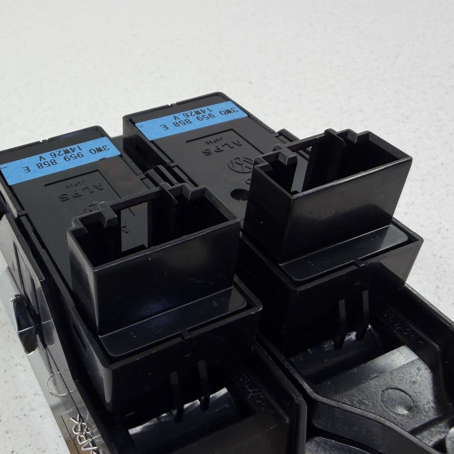 14-18 Bentley Flying Spur Rear Door Window Switch Left Or Right 3W0959858E OEM