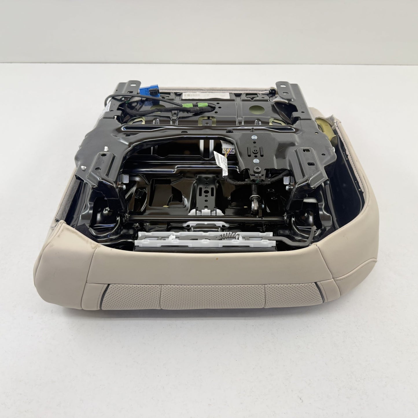 2014-2017 Mercedes-Benz S550 W222 Right Rear Power Seat Lower Cushion Beige OEM