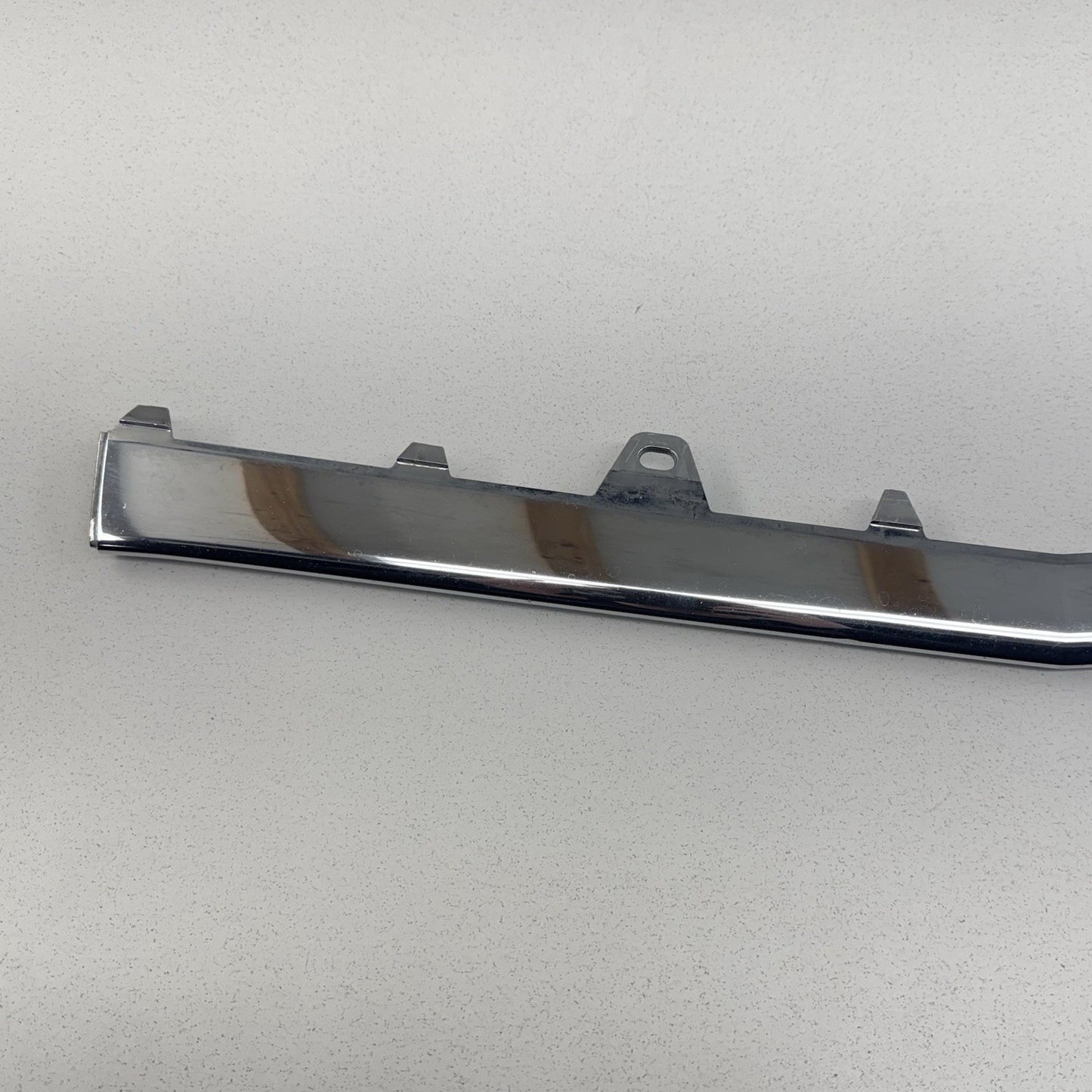 14-16 Mercedes W212 E350 Front Bumper Center Lower Molding Trim 2128852674 OEM