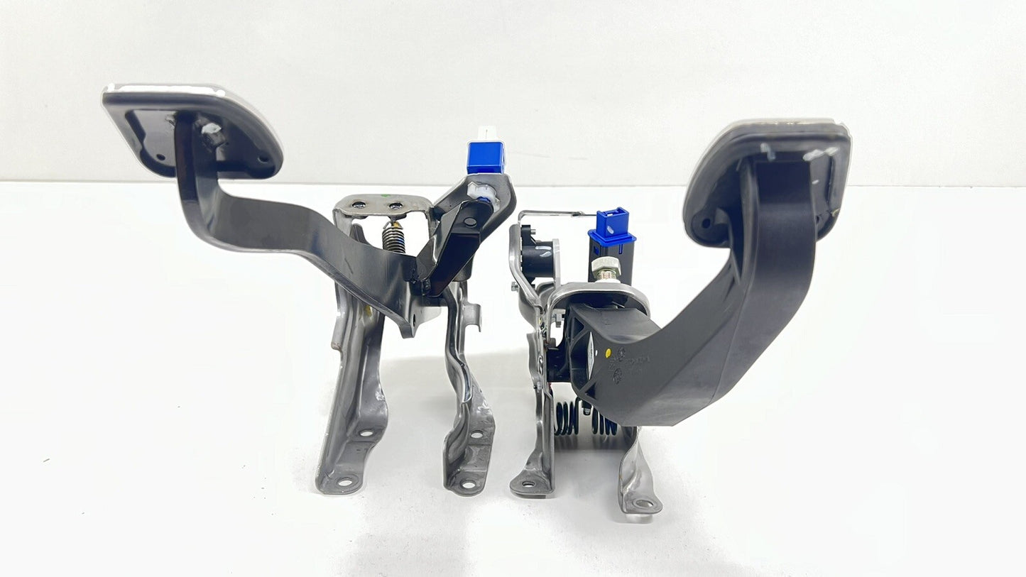 24-25 ACURA INTEGRA TYPE S MANUAL BRAKE AND CLUTCH PEDAL ASSEMBLY PAIR OEM